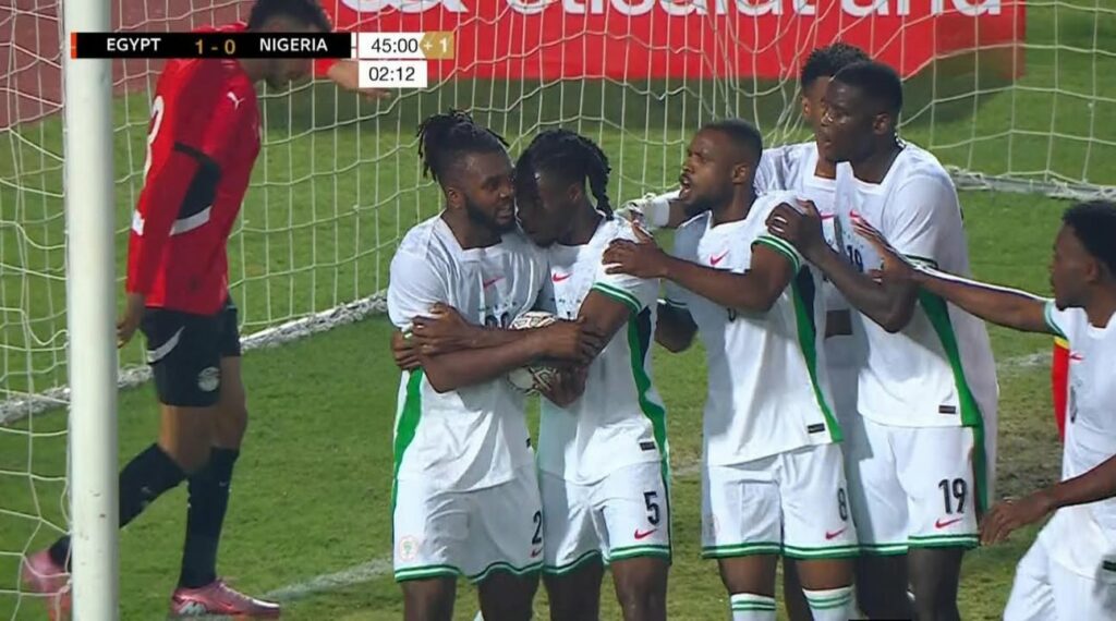 نيجيريا تعادل مصر في الشوط الأول
