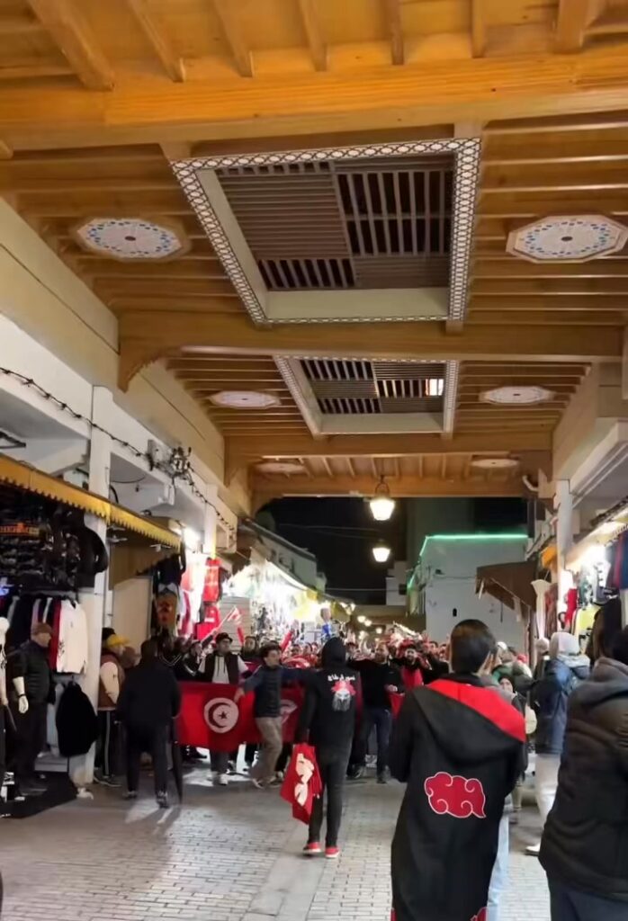 “المغاربة يستمتعون بأجواء تونس”