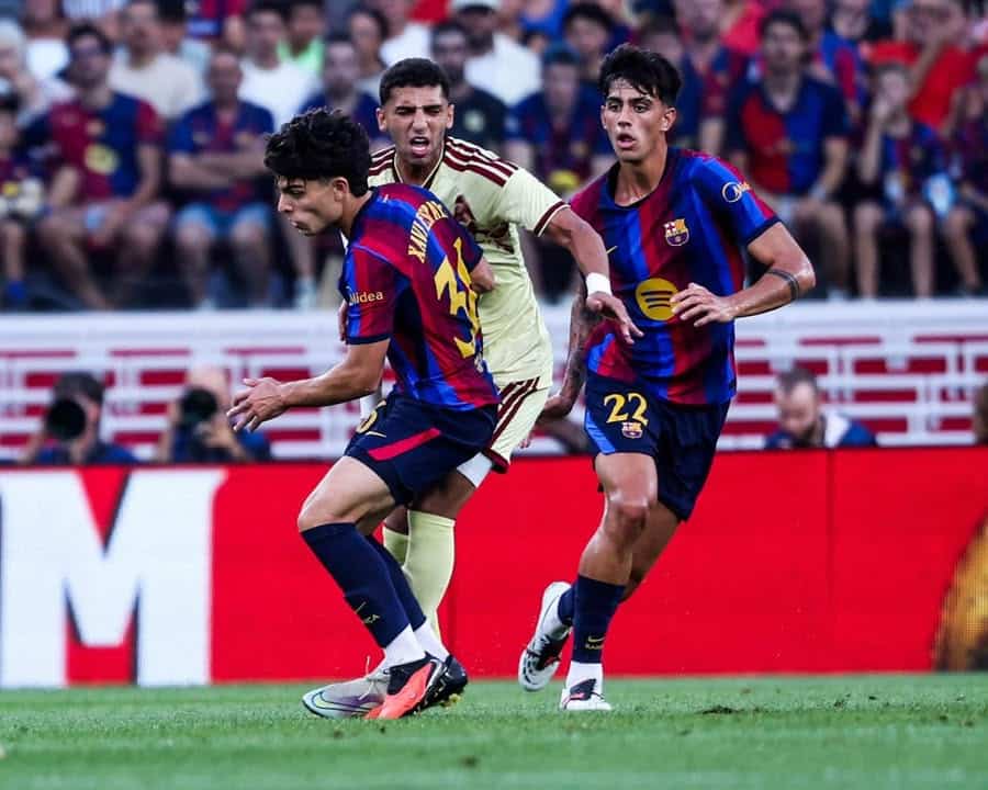برشلونة يهزم الأهلي ودياً 2-1