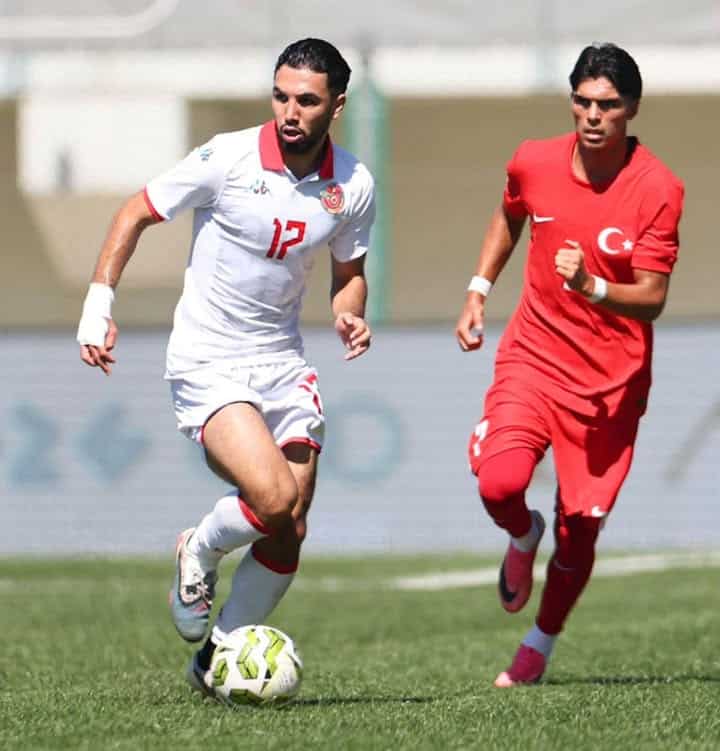 تونس تفوز على تركيا 2-1