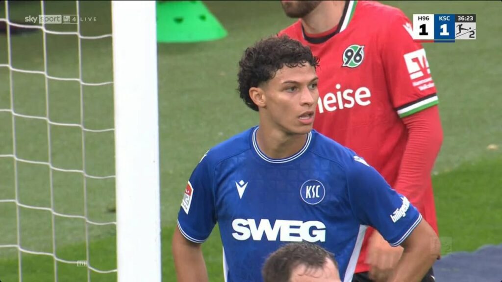 كارلسروه يتعادل مع هانوفر 2-2